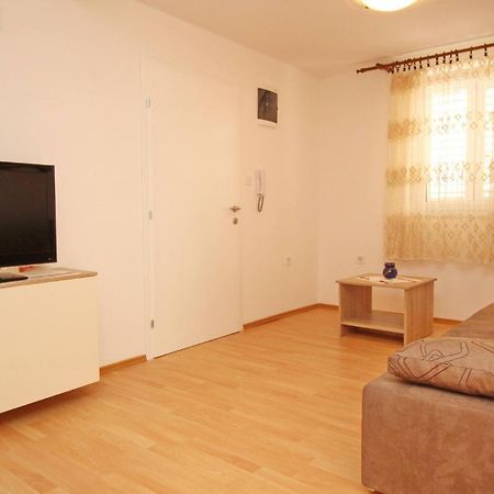 Apartments Vasilic-Cugalj-Smokvina Башка Екстер'єр фото