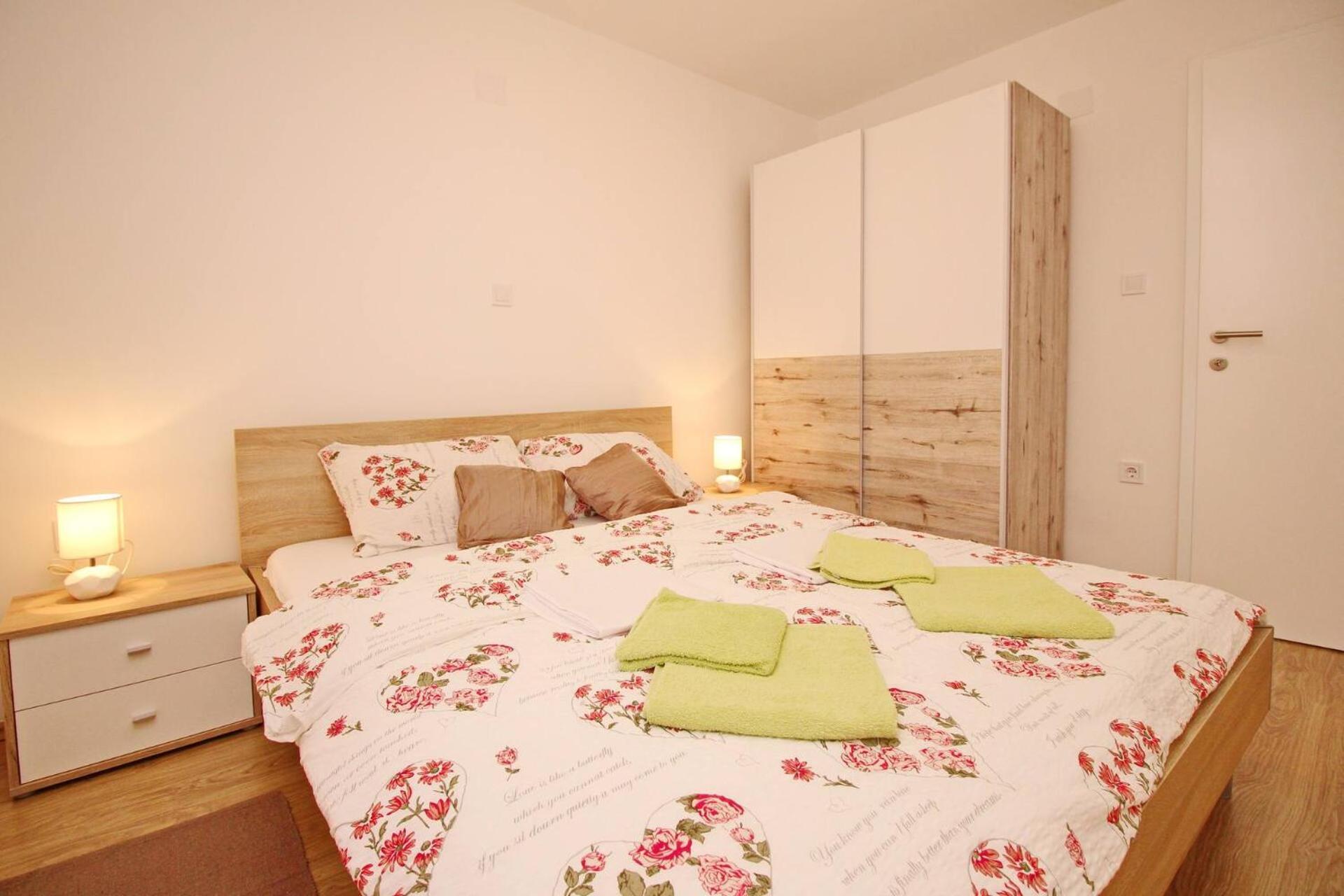 Apartments Vasilic-Cugalj-Smokvina Башка Екстер'єр фото