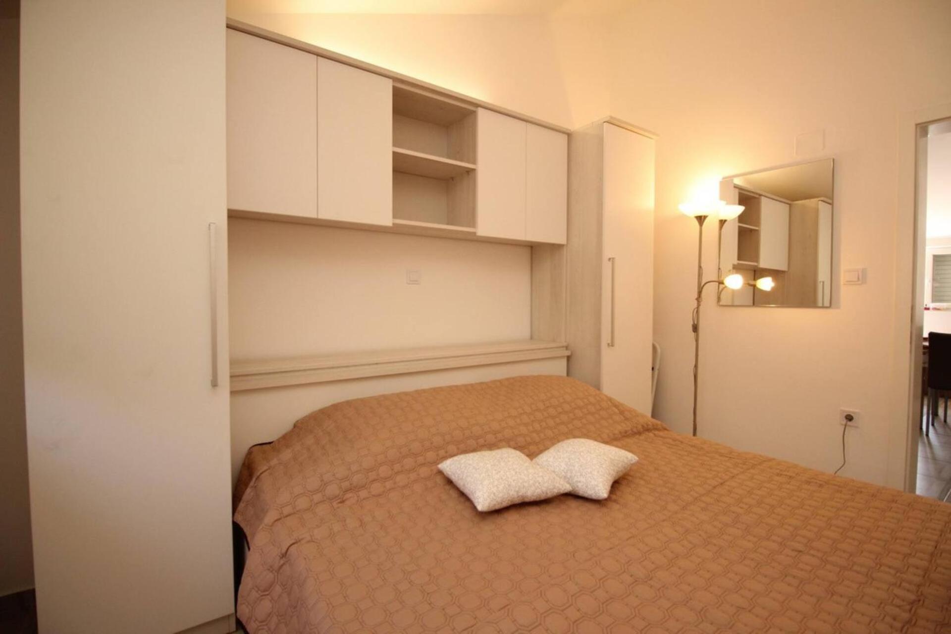 Apartments Vasilic-Cugalj-Smokvina Башка Екстер'єр фото