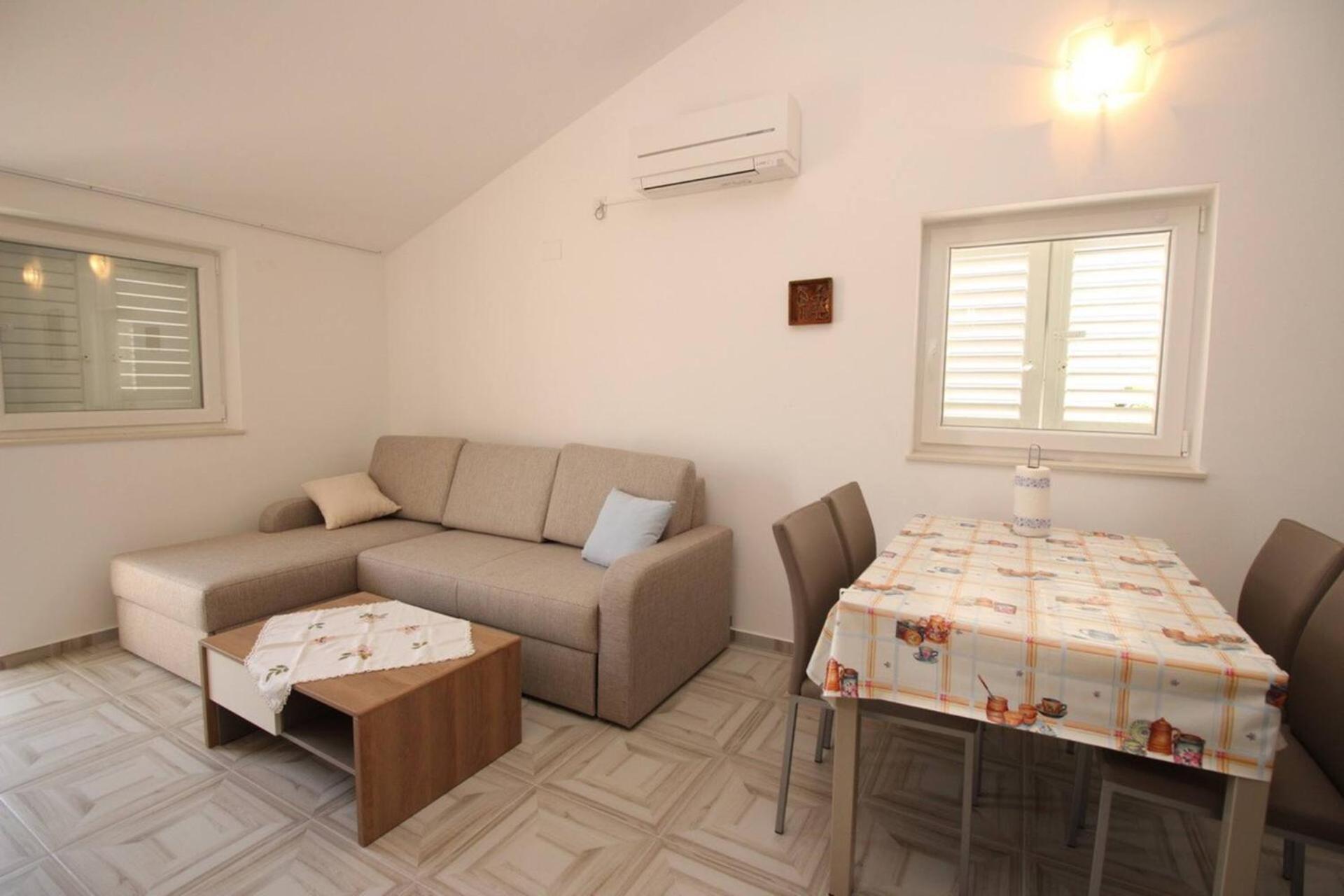 Apartments Vasilic-Cugalj-Smokvina Башка Екстер'єр фото